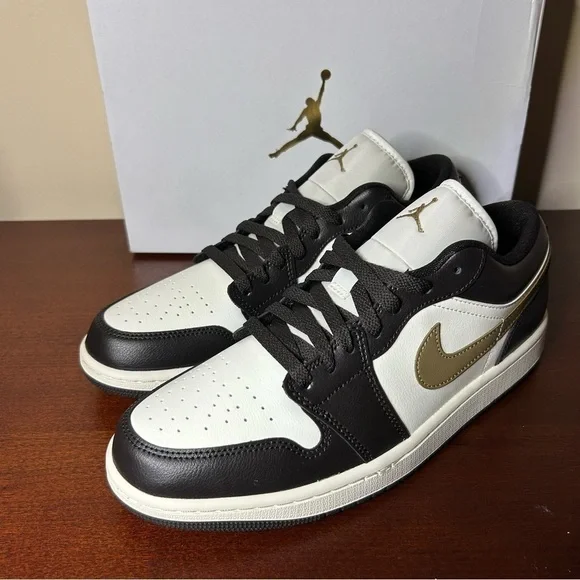 Nike Air Jordan 1 Low Shadow Brown (Size 9M / 10.5W) - Picture 9 of 16